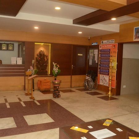 Hotel Kanakabhishegam First Hotel From The Thirukadaiyur Temple Tirukkadaiyur Exterior foto